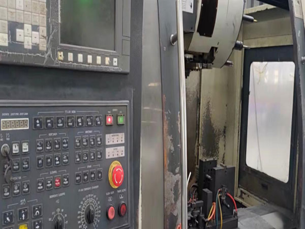 四軸、五軸加工中心